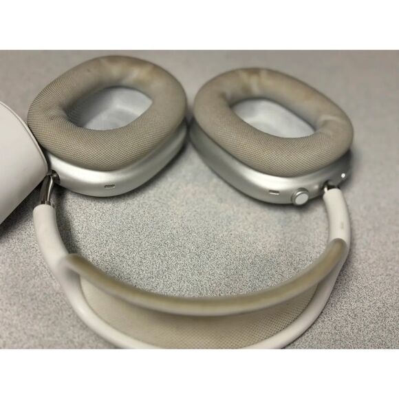 Apple AirPods Max - Silver - Fully Functional (See Photos for Cosmetic Wear) - Picture 8 of 8